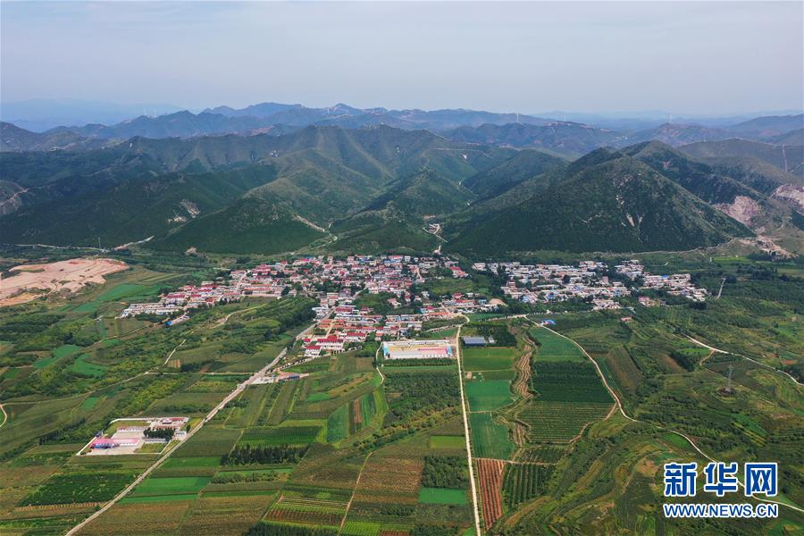 （新華全媒頭條·走向我們的小康生活·圖文互動）（13）長城腳下，小康村串成“珍珠鏈”