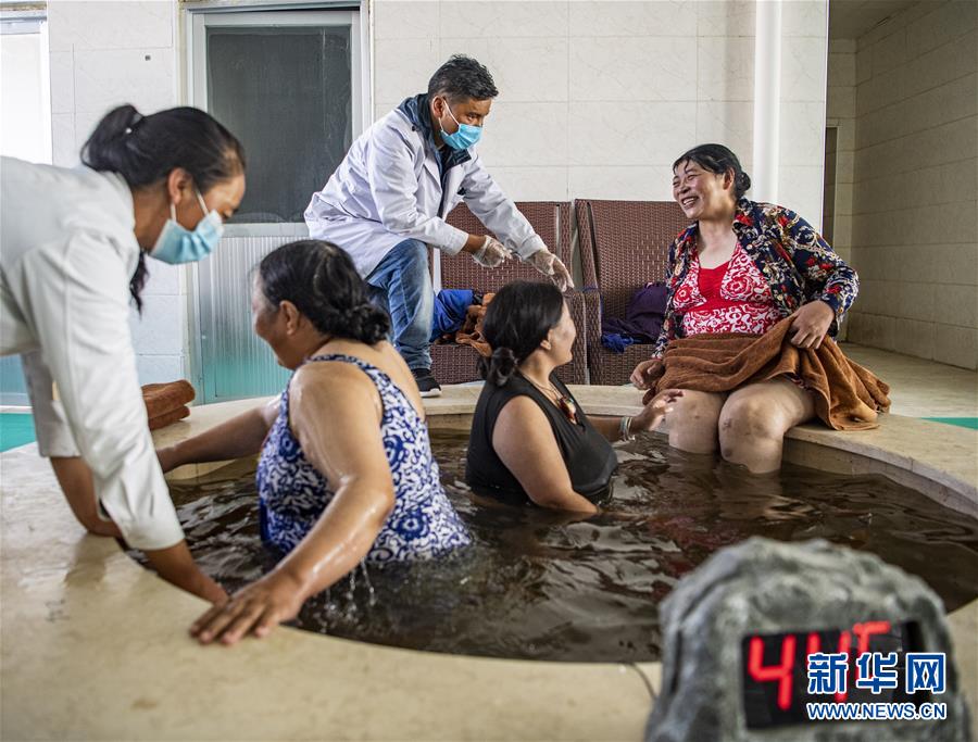 （新華全媒頭條·走向我們的小康生活·圖文互動(dòng)）（10）扎西德勒，我們的新家園——西藏易地扶貧搬遷搬出幸福美好新生活