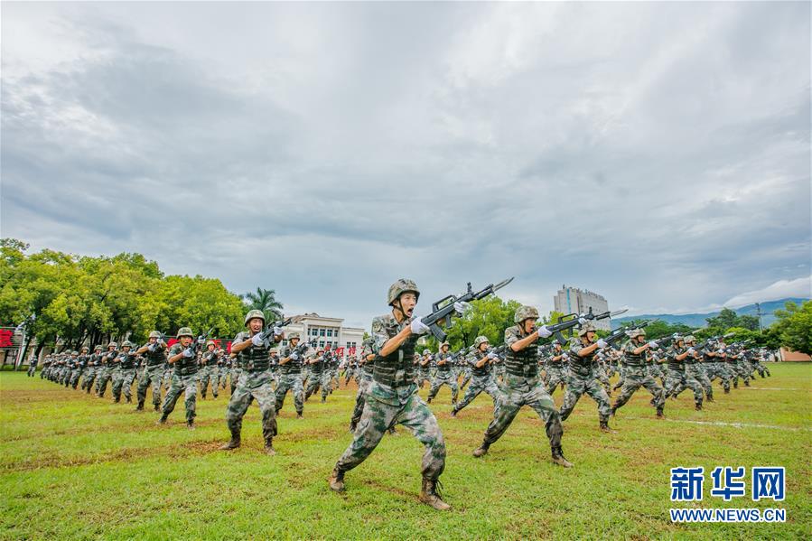 （在習近平強軍思想指引下·我們在戰(zhàn)位報告·圖文互動）（2）千里移防，鐵心跟黨走——南部戰(zhàn)區(qū)陸軍第75集團軍某紅軍旅政治建軍、練兵備戰(zhàn)記事