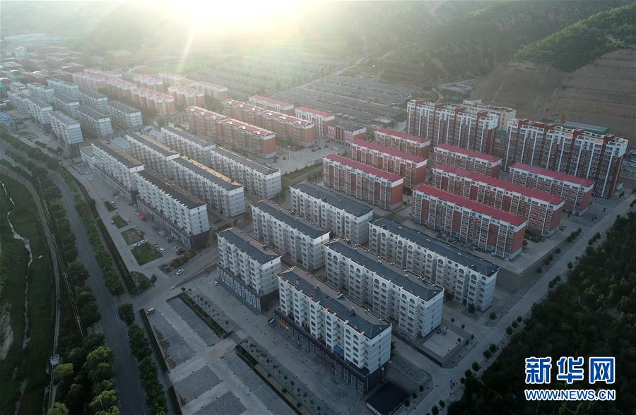 （習(xí)近平的小康故事·圖文互動）（1）“我很期盼的一件事，就是讓鄉(xiāng)親們飽餐一頓肉”——習(xí)近平和脫貧攻堅的故事
