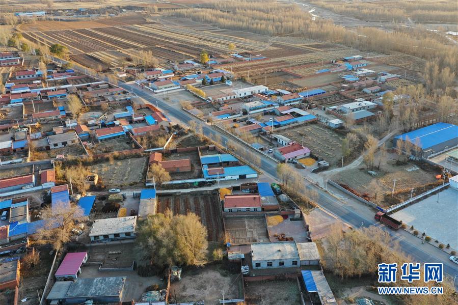 （全面建成小康社會“百城千縣萬村”調(diào)研行·圖文互動）（2）互助互利，小甘薯帶來甜蜜日子——內(nèi)蒙古奈曼旗互利村闖出產(chǎn)業(yè)致富之路