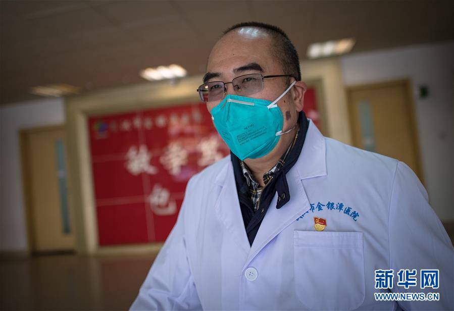 （抗疫先進(jìn)事跡·圖文互動）（3）張定宇：疫情“暴風(fēng)眼”里，“漸凍”之軀與時間賽跑