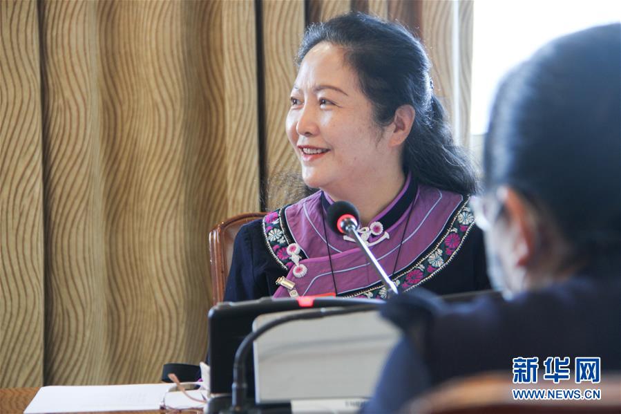 （兩會(huì)·圖文互動(dòng)）（2）特寫(xiě)：“想不到這么快就收到了答復(fù)”——國(guó)家發(fā)改委“連線(xiàn)”人大代表小記