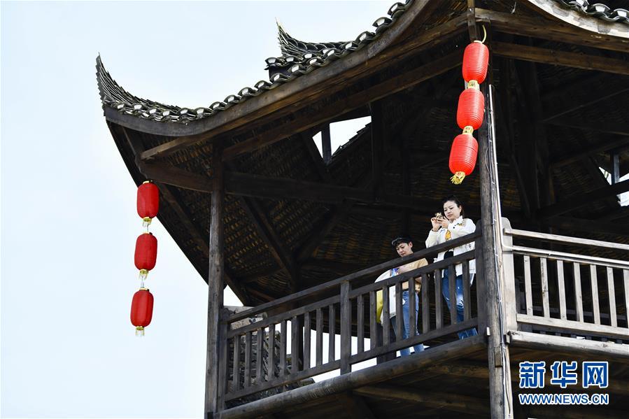 （新華全媒頭條·圖文互動）（20）從人民中汲取磅礴力量——習近平總書記同出席2020年全國兩會人大代表、政協(xié)委員共商國是紀實