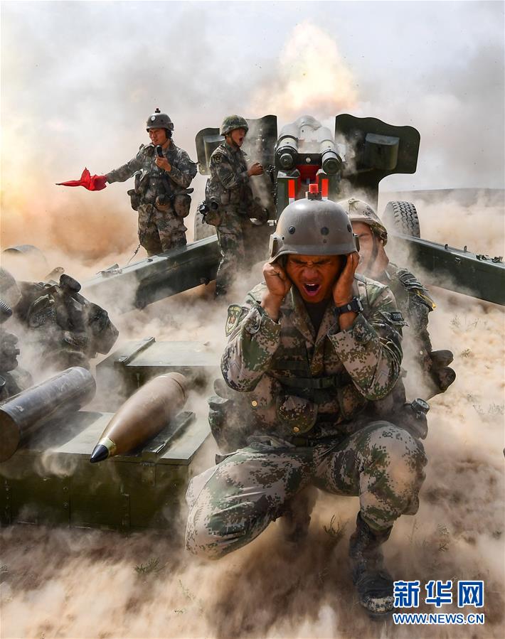 （新華全媒頭條·圖文互動）（9）沿著中國特色強軍之路闊步前進——黨中央、中央軍委領(lǐng)導(dǎo)推進國防和軍隊建設(shè)70年紀(jì)實