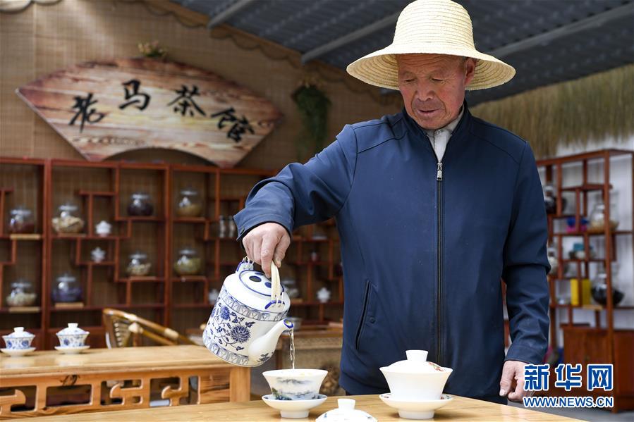 （新華全媒頭條·圖文互動(dòng)）（5）初夏，循著總書(shū)記的腳步探訪(fǎng)產(chǎn)業(yè)扶貧新事