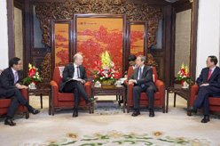 馬凱會(huì)見國際證監(jiān)會(huì)組織理事會(huì)主席、香港證監(jiān)會(huì)行政總裁歐達(dá)禮和香港證監(jiān)會(huì)主席唐家成