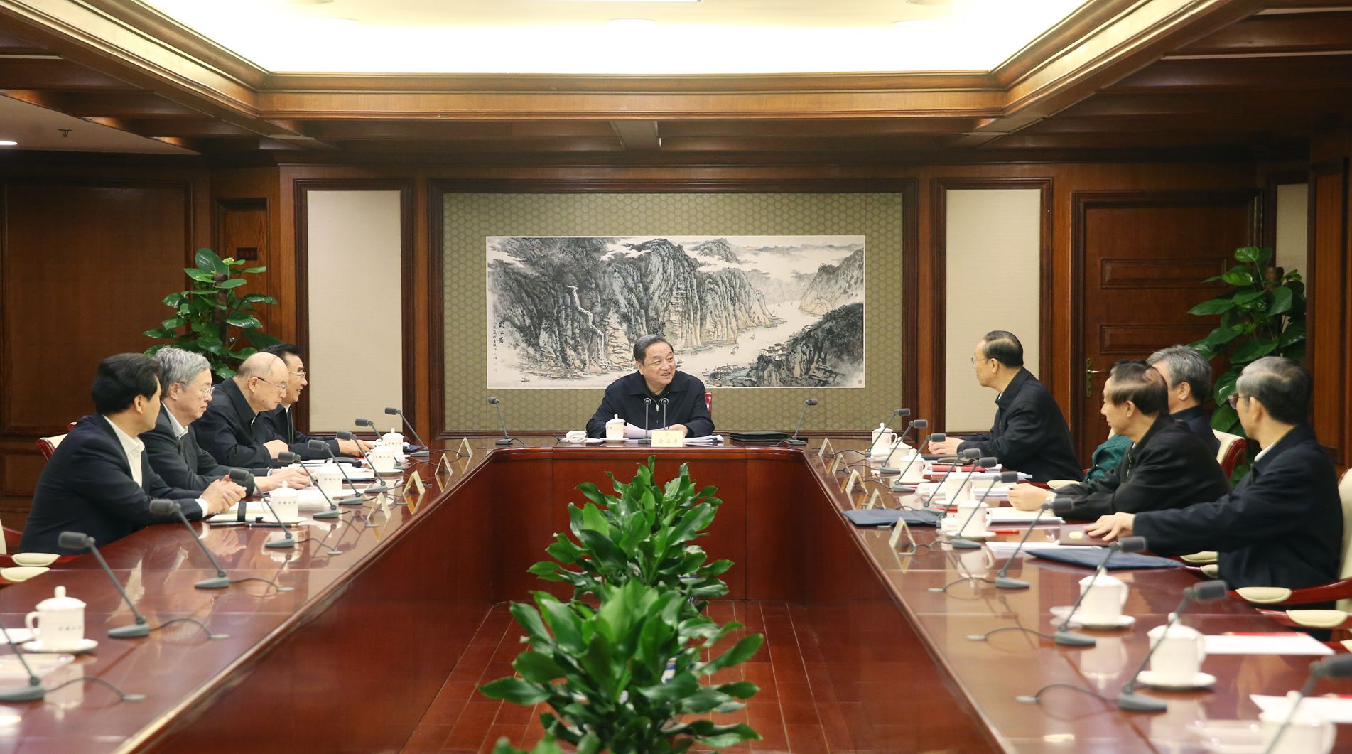 俞正聲主持召開(kāi)中共全國(guó)政協(xié)黨組會(huì)議并講話(huà)