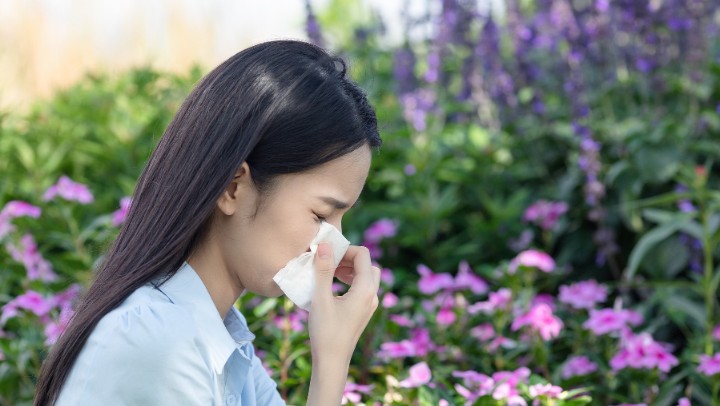 不養(yǎng)花、不碰花，為什么還會花粉過敏