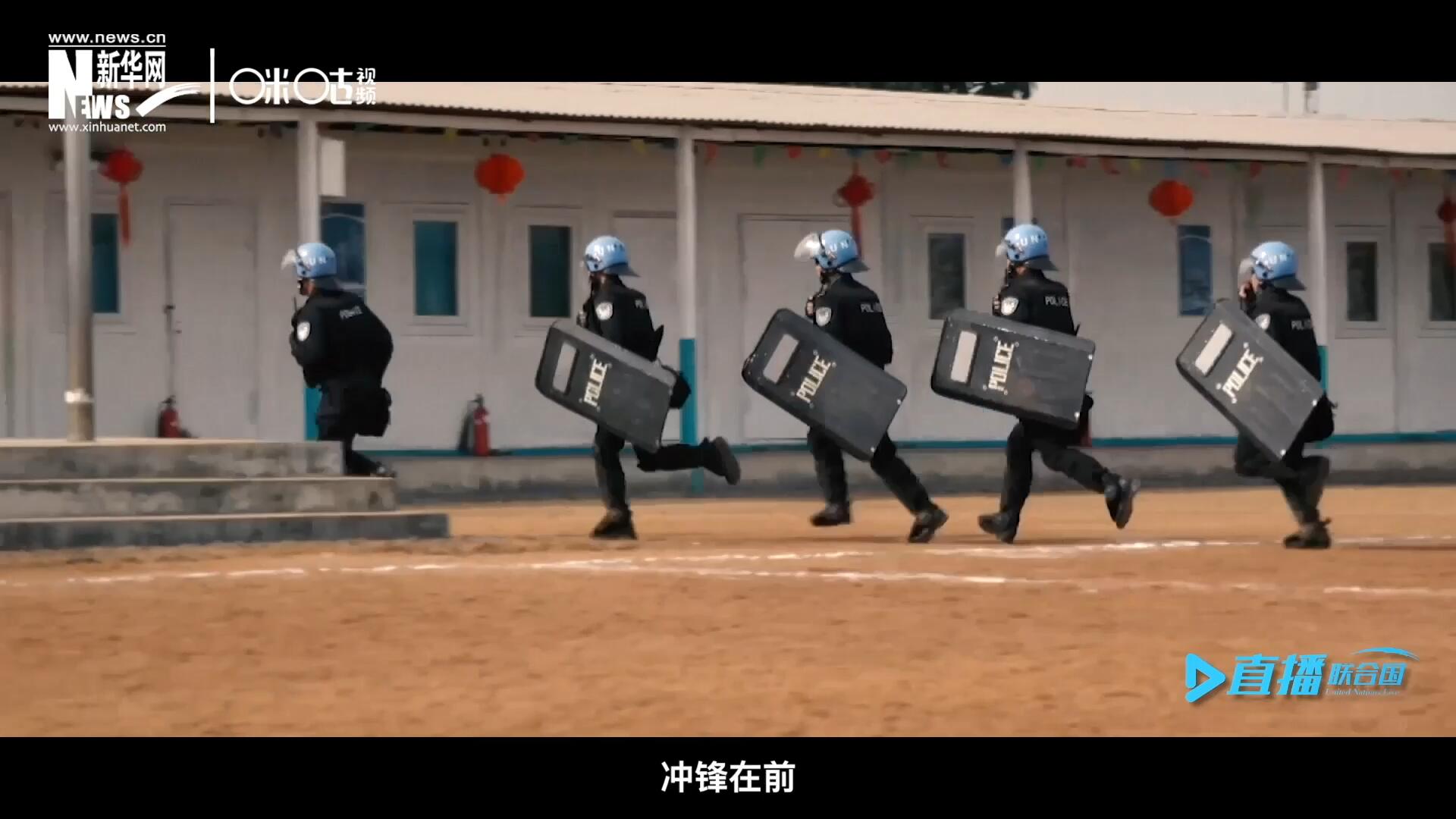 有這樣一支隊(duì)伍，他們不畏艱險(xiǎn)，沖鋒在前，頭戴藍(lán)盔，為和平而戰(zhàn)，他們的名字叫做聯(lián)合國(guó)維和部隊(duì)。