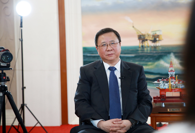 堅持黨的領導、加強黨的建設，是國有企業(yè)的光榮傳統(tǒng)。