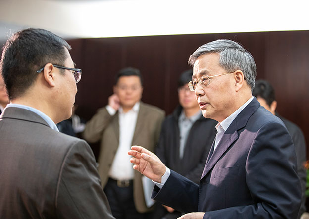 讓銀行業(yè)金融機(jī)構(gòu)愿意做、能夠做、也會(huì)做民營(yíng)企業(yè)業(yè)務(wù)