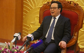專訪：愿中國(guó)人民在中共領(lǐng)導(dǎo)下取得更多成就——訪越共中央委員、中央對(duì)外部部長(zhǎng)黃平君