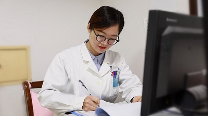 有才！這位女醫(yī)生自創(chuàng)說唱視頻，讓科普更“接地氣”