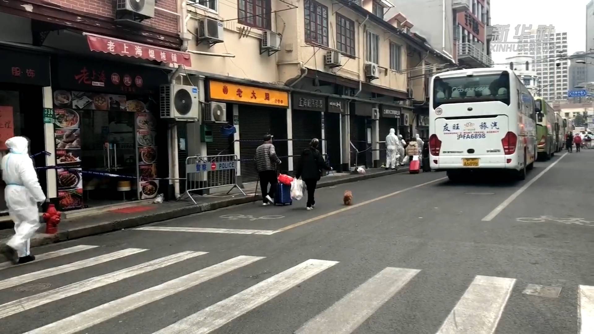 居民隔離可以帶寵物了，暖心！