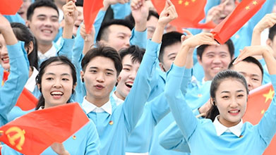 今天，這些歌在天安門(mén)廣場(chǎng)唱響