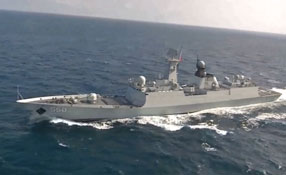 女兵希林塔娜：不羨慕開(kāi)豪車(chē)，我開(kāi)軍艦
