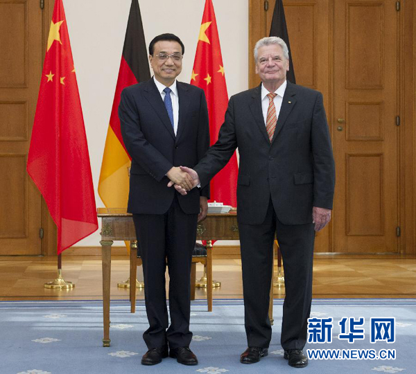 10月10日，國務(wù)院總理李克強在柏林會見德國總統(tǒng)高克。 新華社記者 王曄 攝 