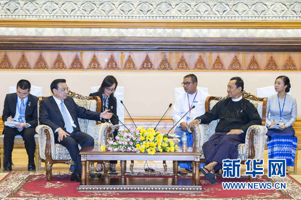 11月14日，中國國務(wù)院總理李克強(qiáng)在內(nèi)比都會(huì)見緬甸聯(lián)邦議會(huì)議長兼人民院議長吳瑞曼。新華社記者 王曄 攝