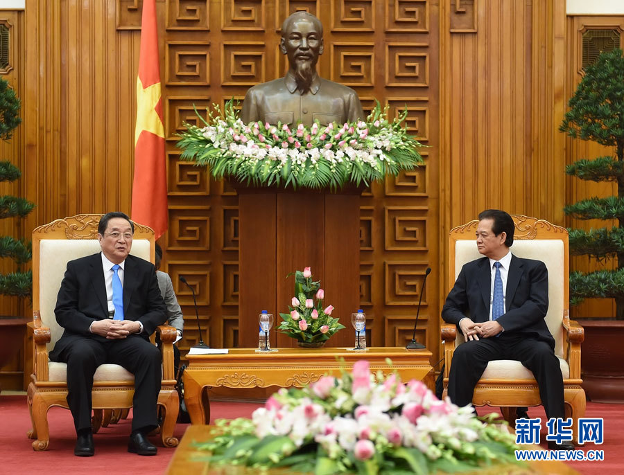 12月25日至27日，中共中央政治局常委、全國政協(xié)主席俞正聲對越南進行正式訪問。這是12月26日，俞正聲在河內(nèi)會見越南政府總理阮晉勇。 新華社記者劉建生攝