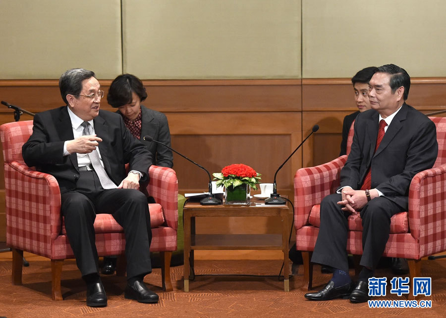 12月25日至27日，中共中央政治局常委、全國政協(xié)主席俞正聲對越南進行正式訪問。這是12月25日，俞正聲在河內(nèi)會見越共中央書記處常務(wù)書記黎鴻英。 新華社記者劉建生攝