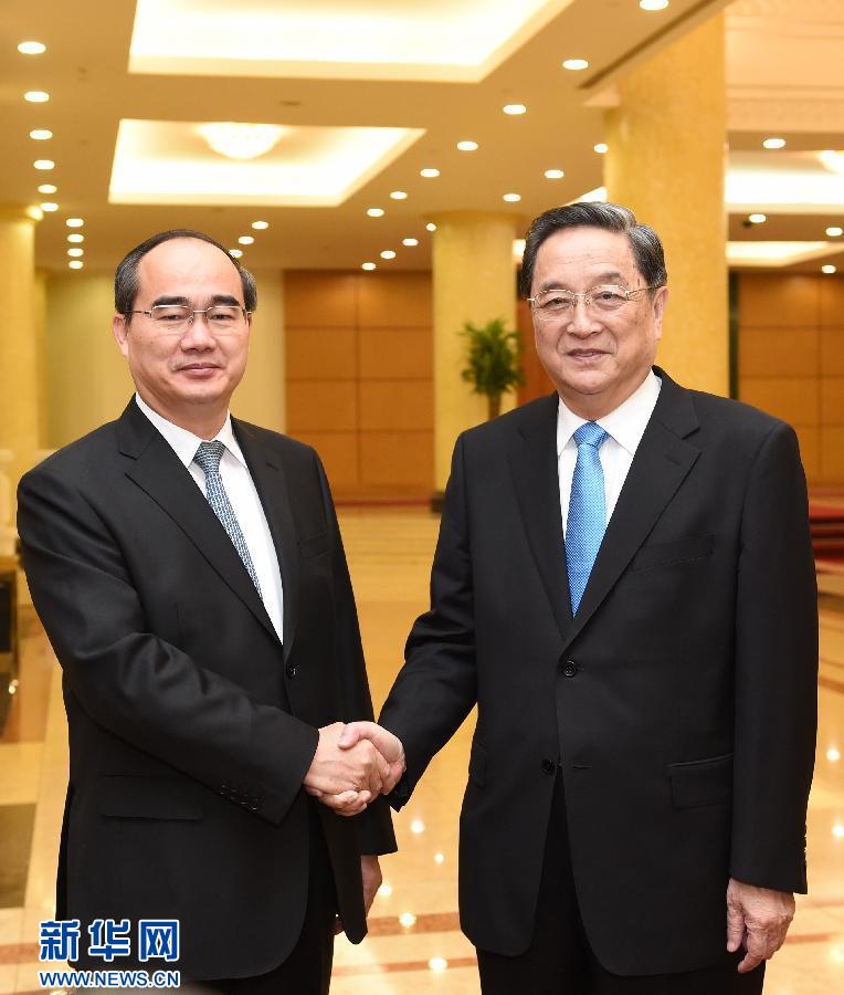 12月25日至27日，中共中央政治局常委、全國政協(xié)主席俞正聲對越南進行正式訪問。這是12月26日，俞正聲在河內(nèi)與越南祖國陣線主席阮善仁舉行會談。 新華社記者劉建生攝