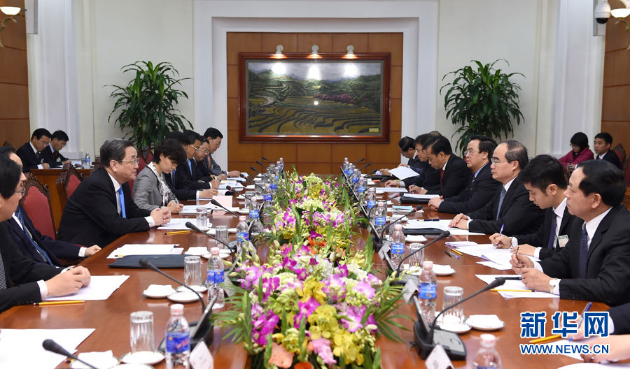 12月25日至27日，中共中央政治局常委、全國政協(xié)主席俞正聲對越南進行正式訪問。這是12月26日，俞正聲在河內(nèi)與越南祖國陣線主席阮善仁舉行會談。 新華社記者馬占成攝