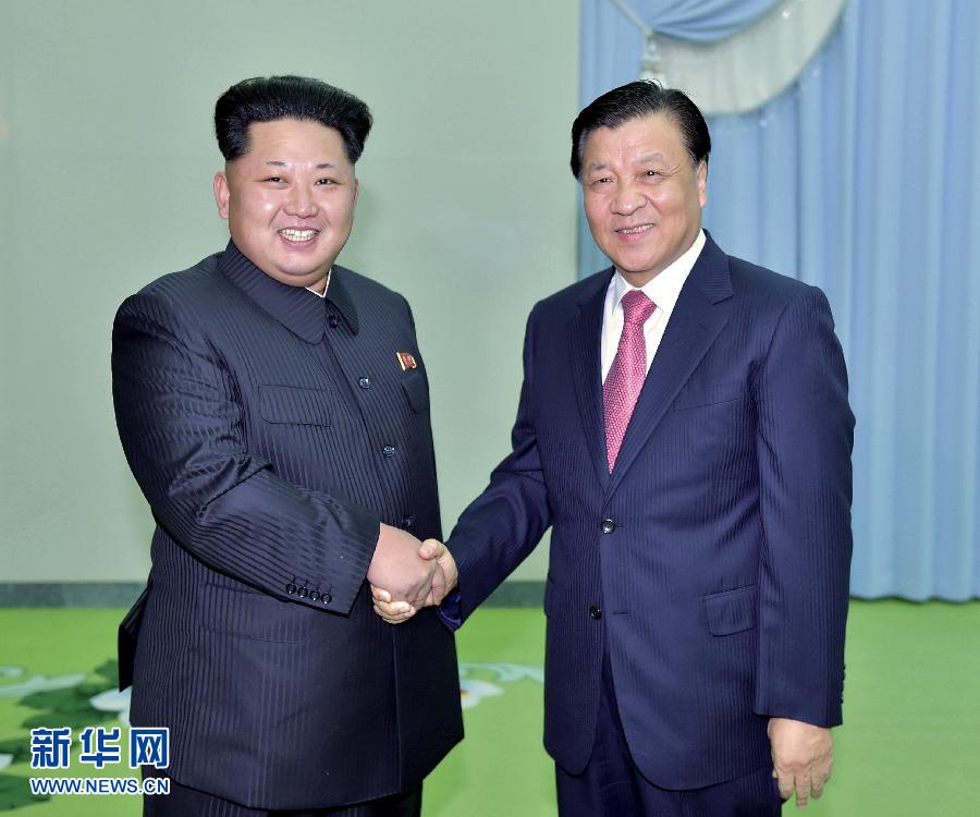 10月9日，中共中央政治局常委、中央書記處書記劉云山在平壤百花園迎賓館會見朝鮮勞動黨第一書記金正恩。 新華社記者 李濤 攝