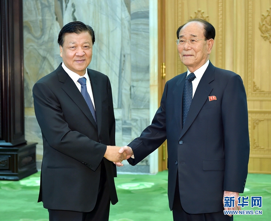 10月10日，正在朝鮮訪問的中共中央政治局常委、中央書記處書記劉云山在平壤會(huì)見朝鮮勞動(dòng)黨中央政治局常委、最高人民會(huì)議常任委員會(huì)委員長(zhǎng)金永南。 新華社記者 李濤 攝