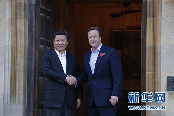 10月22日，國家主席習(xí)近平在契克斯首相鄉(xiāng)間別墅同英國首相卡梅倫再次會(huì)晤。新華社記者 鞠鵬 攝