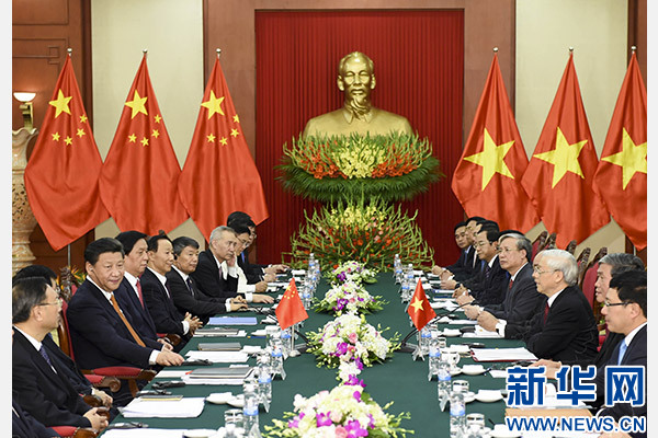 11月5日，中共中央總書記、國(guó)家主席習(xí)近平在河內(nèi)同越共中央總書記阮富仲舉行會(huì)談。 新華社記者李學(xué)仁攝