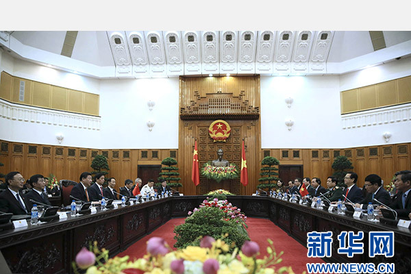 11月5日，中共中央總書記、國家主席習(xí)近平在河內(nèi)同越南總理阮晉勇舉行會(huì)談。 新華社記者 蘭紅光 攝