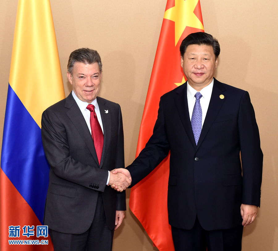11月18日，國(guó)家主席習(xí)近平在菲律賓馬尼拉會(huì)見哥倫比亞總統(tǒng)桑托斯。 新華社記者 饒愛民 攝