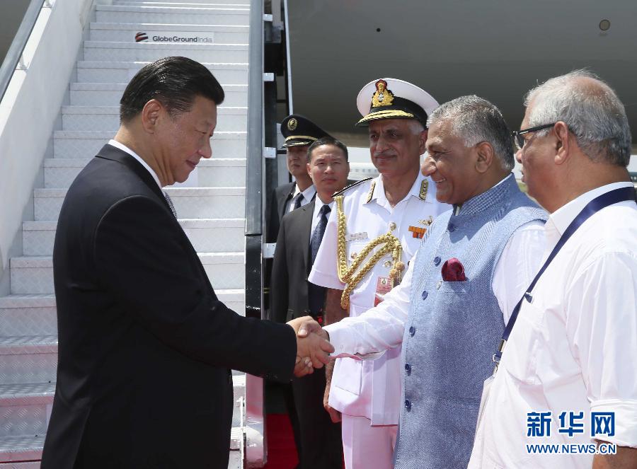 10月15日，國家主席習(xí)近平抵達(dá)印度果阿，應(yīng)印度總理莫迪邀請，出席金磚國家領(lǐng)導(dǎo)人第八次會晤。 新華社記者蘭紅光攝 
