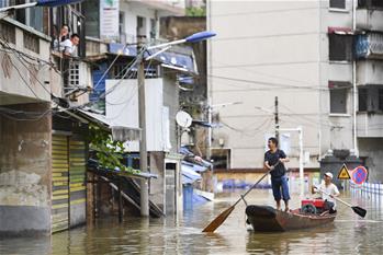 洪水來時(shí)，那暖心的民間救援