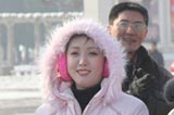 高清：衛(wèi)星發(fā)射成功 平壤街頭出現(xiàn)小規(guī)模慶?；顒?dòng)